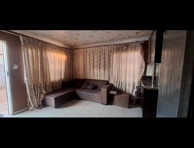 2 BEDROOM PROPERTY TO RENT IN PROTEA GLEN